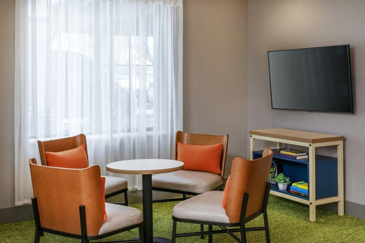 Spark by Hilton Denver International Airport photo 4