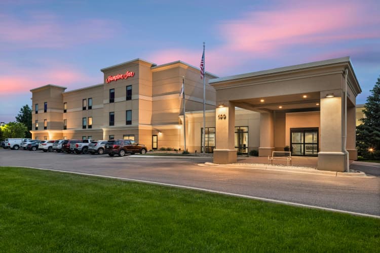 Hampton Inn Fairmont photo 2
