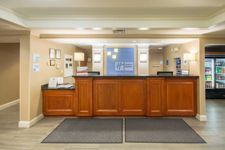 Holiday Inn Express & Suites Auburn photo 3