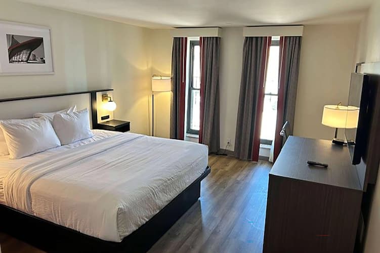 Ramada By Wyndham Milwaukee photo 4
