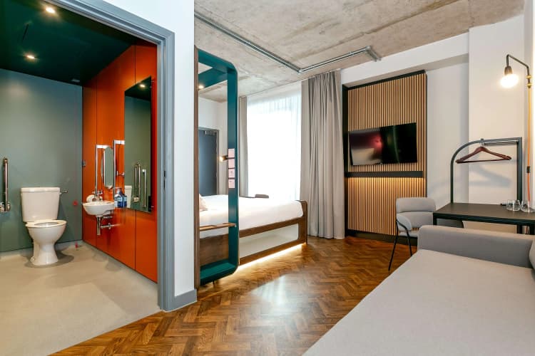 YOTEL Manchester Deansgate, photo 5