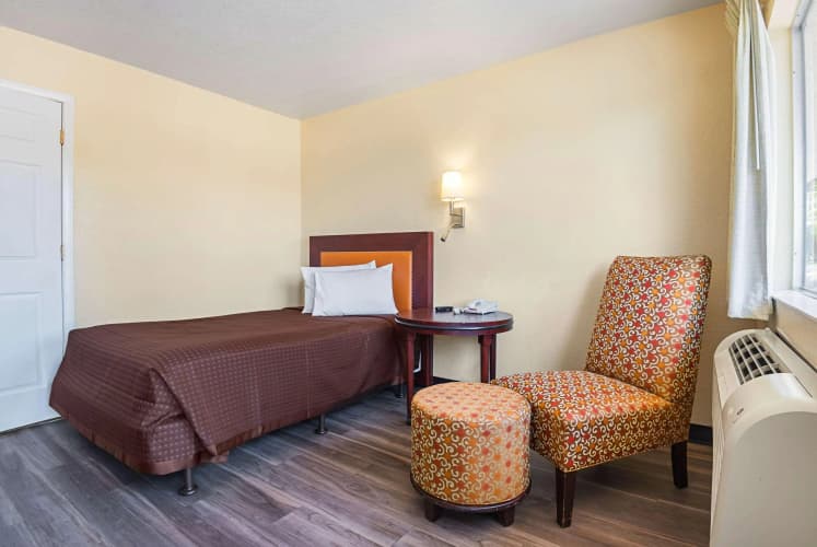 Rodeway Inn Kissimmee Maingate West photo 4