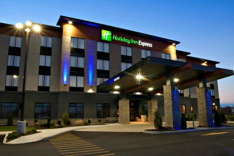 Holiday Inn Express Pembroke photo 2