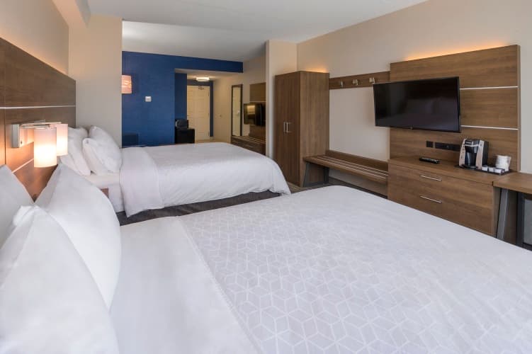 Holiday Inn Express & Suites North Bay photo 5