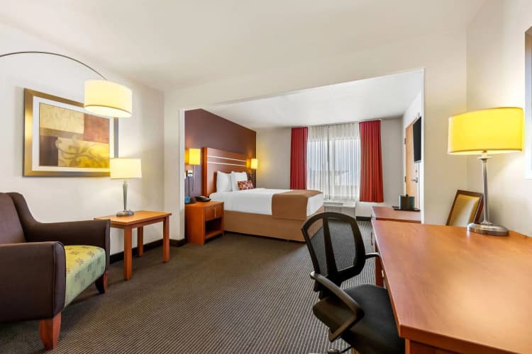 Wingate by Wyndham Calgary South photo 5