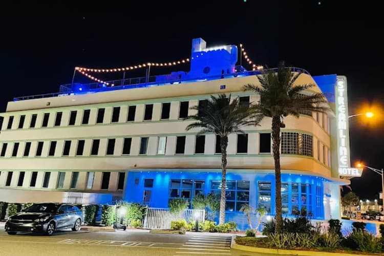 Streamline Hotel photo 2