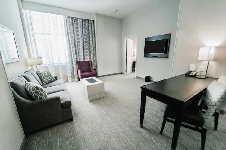 Embassy Suites by Hilton Louisville Downtown photo 5