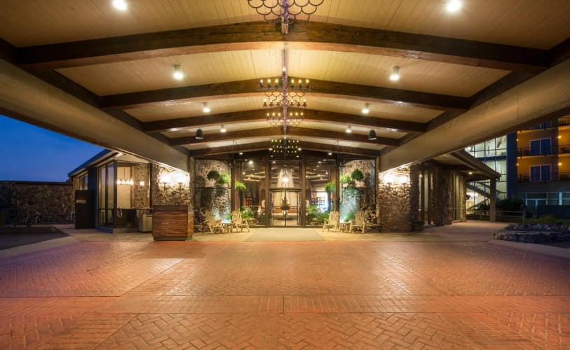 Lodge Of Four Seasons photo 2