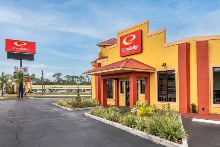 Econo Lodge Inn & Suites Maingate Central, photo 2