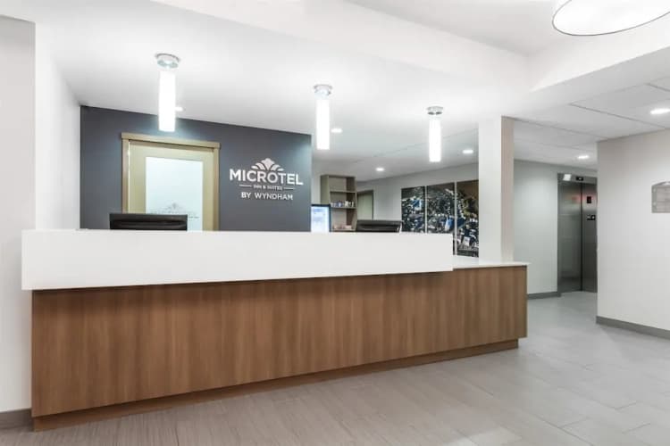 Microtel by Wyndham Casselman, photo 3