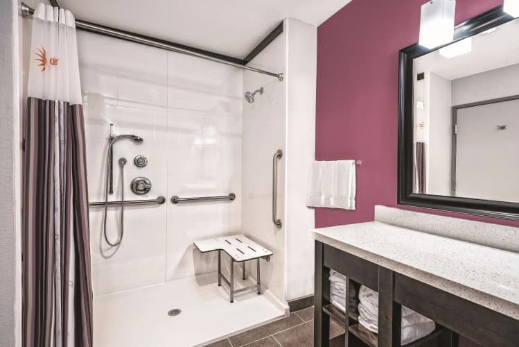 La Quinta Inn & Suites Dallas Grand Prairie North, photo 5