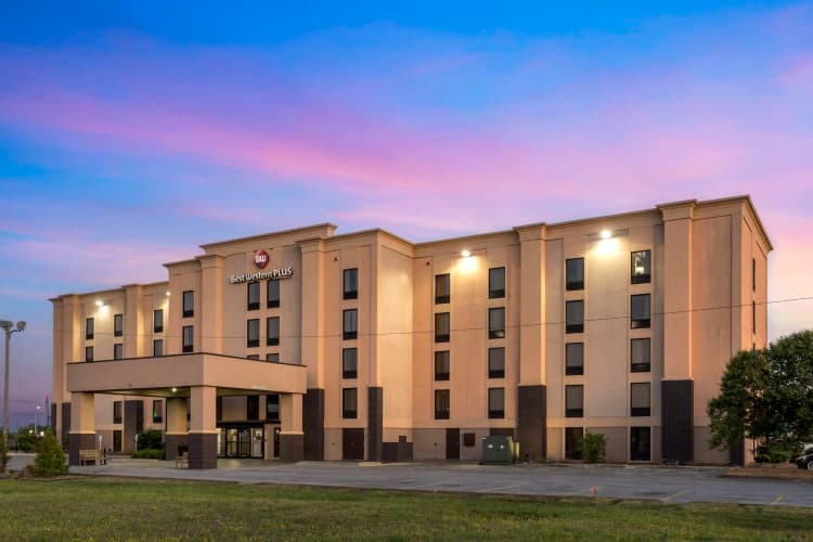 Best Western Plus Jonesboro Inn & Suites photo 2