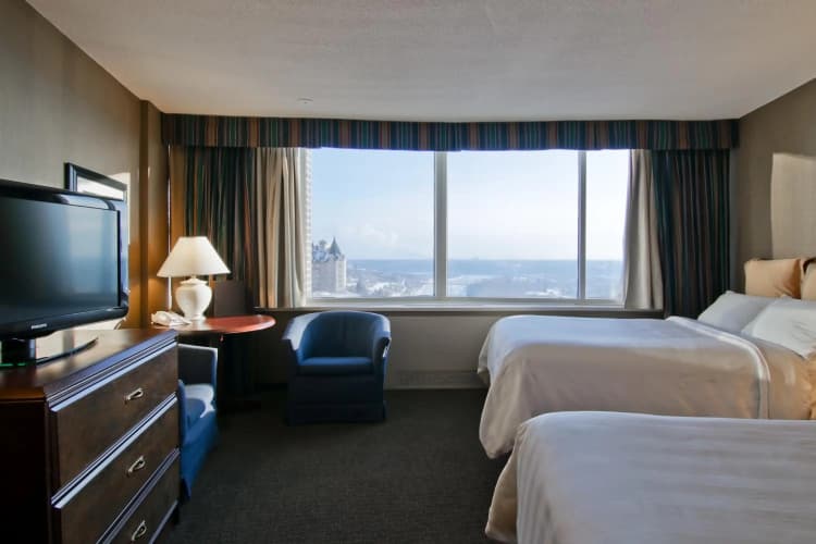 Crowne Plaza Edmonton Lacombe photo 4