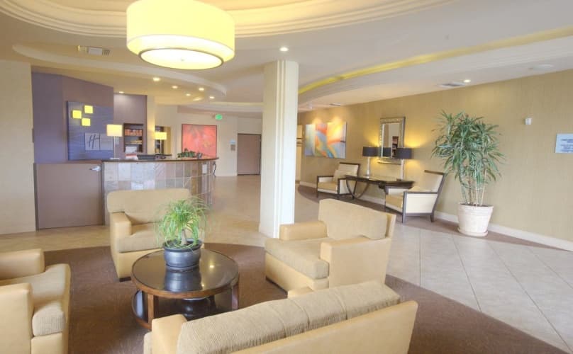 Holiday Inn Express San Diego South - Chula Vista photo 3