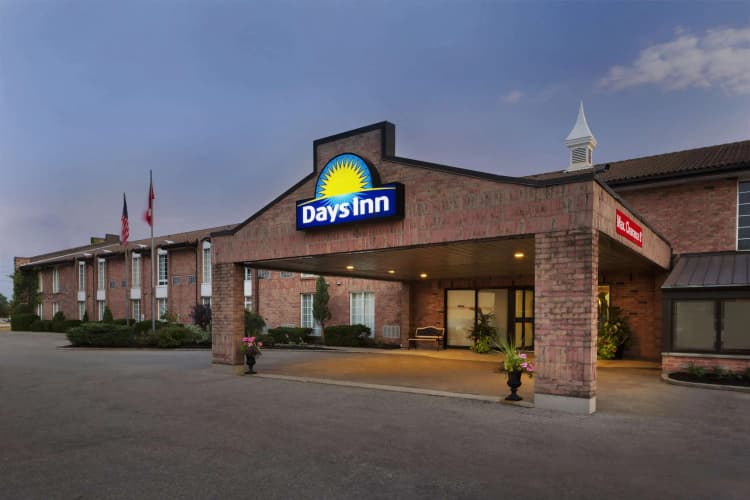 Days Inn by Wyndham Brantford photo 2