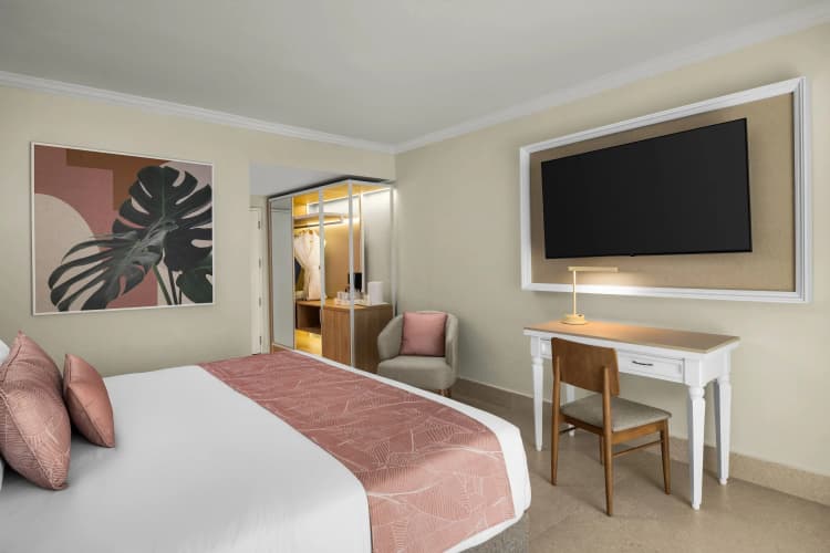 Wyndham Alltra Punta Cana All Inclusive Resort photo 4