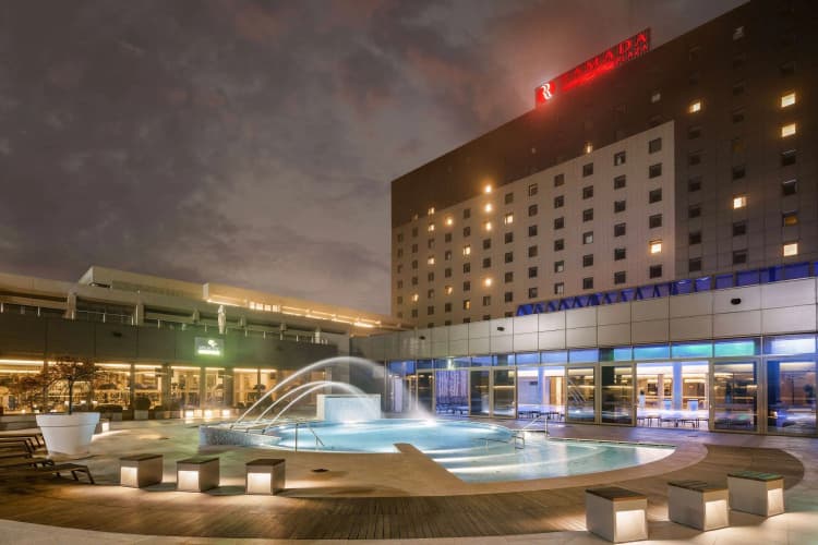Ramada Plaza by Wyndham Bucharest Convention Center, photo 2