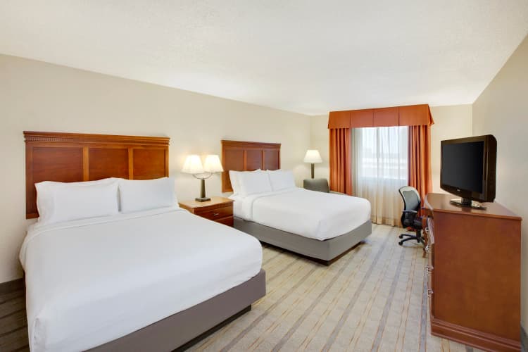 Holiday Inn Express Dallas Market Center photo 4