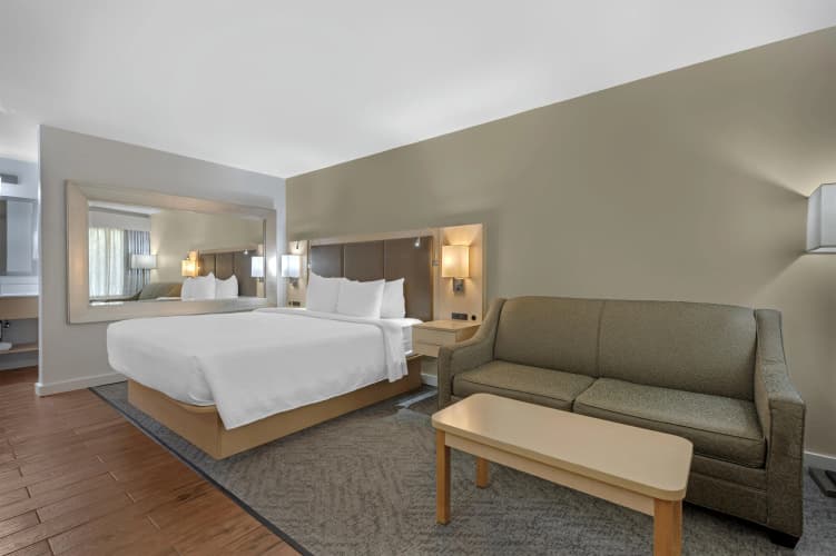 Best Western Plus South Coast Inn photo 4