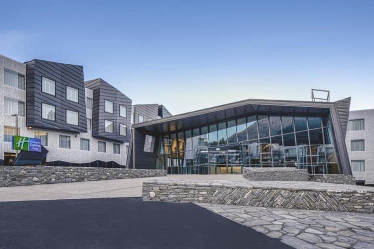 Holiday Inn Express & Suites Queenstown, photo 2