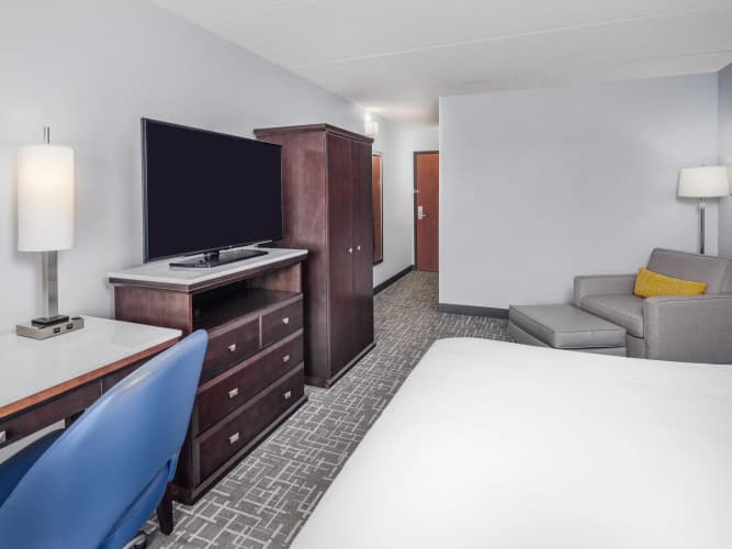 Crowne Plaza Milwaukee Airport photo 5