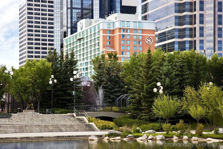 Sheraton Suites Calgary Eau Claire photo 2