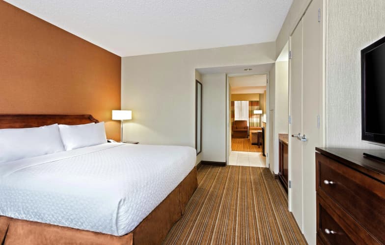 DoubleTree by Hilton Hotel Detroit - Dearborn photo 3