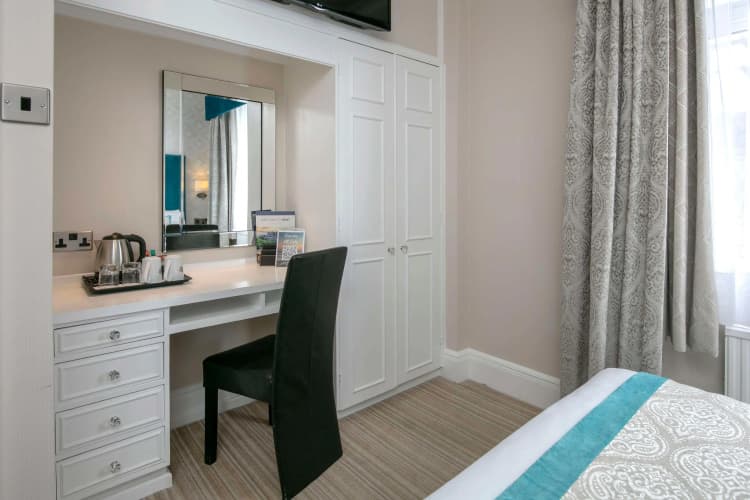 Best Western Plus Burlington Hotel photo 5