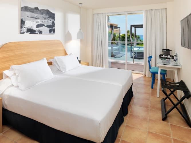 Boutique Hotel H10 Blue Mar - Adults Only photo 5