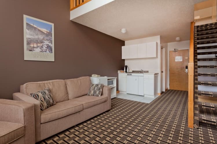 Super 8 by Wyndham Valemount photo 2