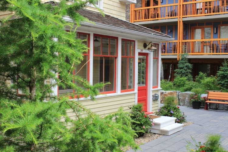 Moose Hotel & Suites photo 2