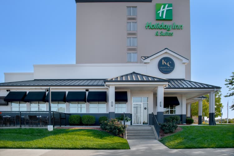 Holiday Inn And Suites Overland Park-West photo 2