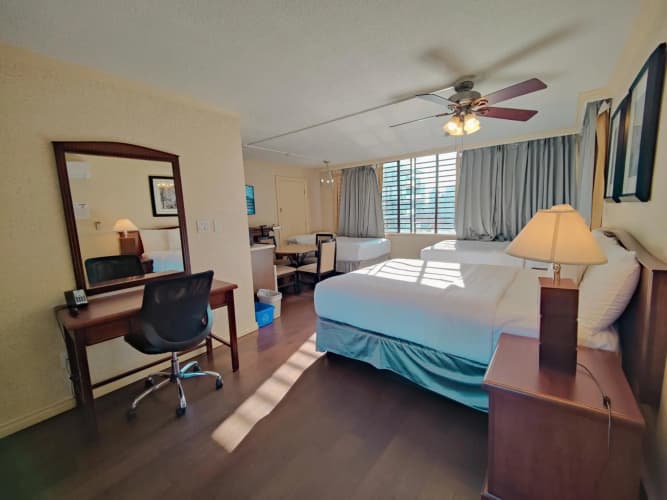 Riviera On Robson Suites photo 4
