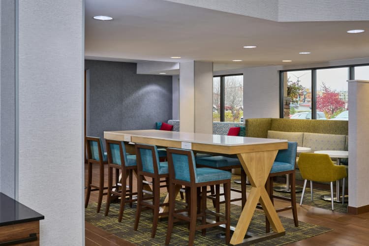 Hampton Inn Anchorage photo 3