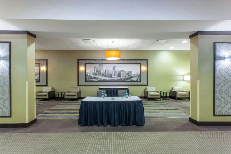 Crowne Plaza Chicago Ohare Hotel And Conference Center photo 4
