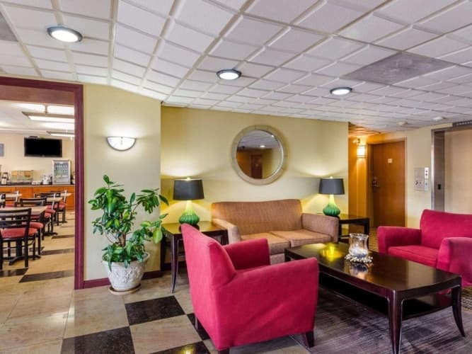 Holiday Inn Express Fall River North photo 3
