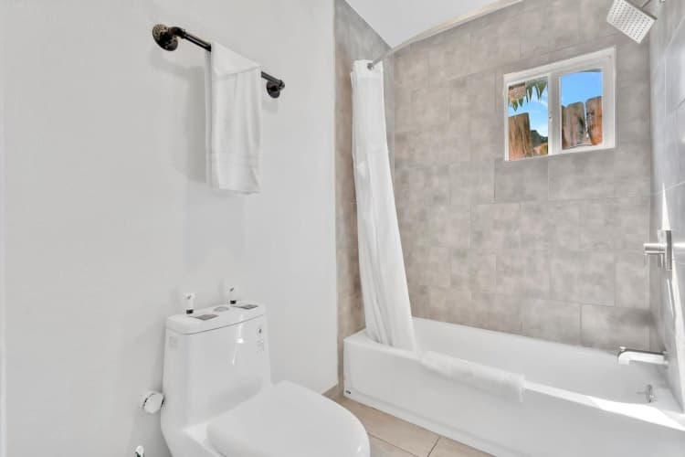 Tradewinds Motel photo 2