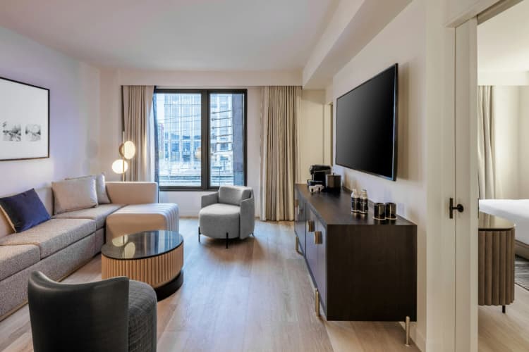 The Morrow Washington DC, Curio Collection by Hilton photo 4