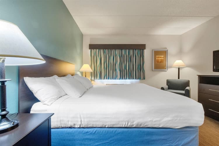 AmericInn by Wyndham Green Bay East photo 5