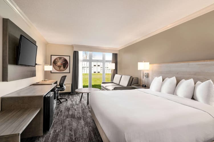 Ramada by Wyndham Cornwall photo 4
