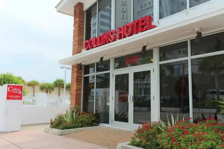 Collins Hotel photo 2