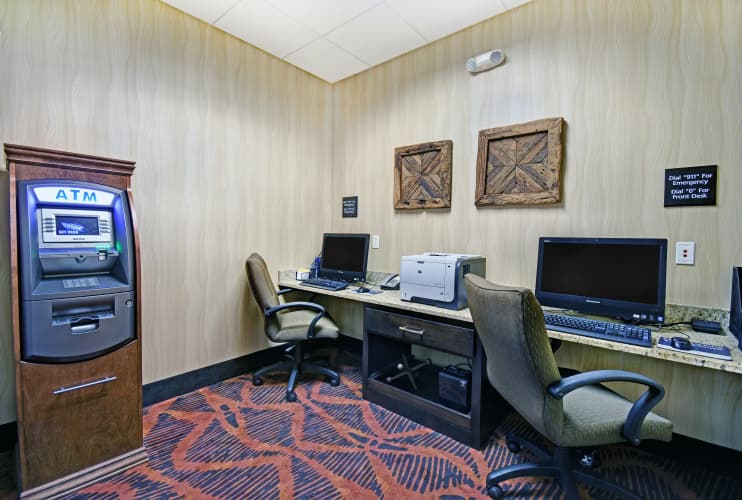 Hampton Inn & Suites Milwaukee/Franklin photo 4