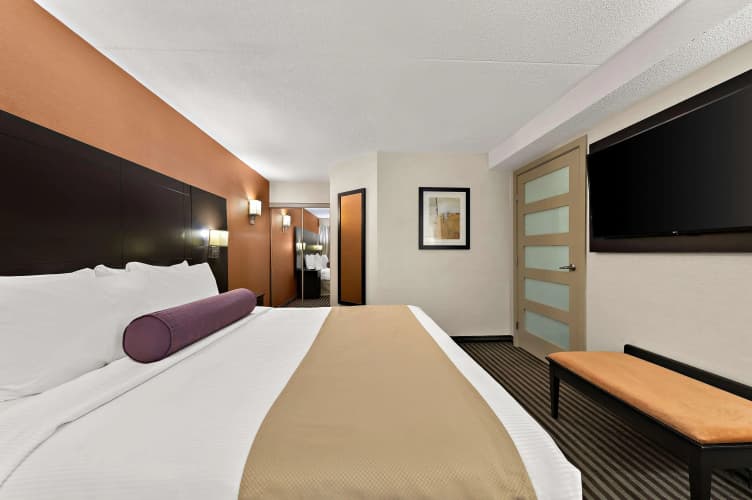 Best Western Plus Toronto North York Hotel & Suites photo 5