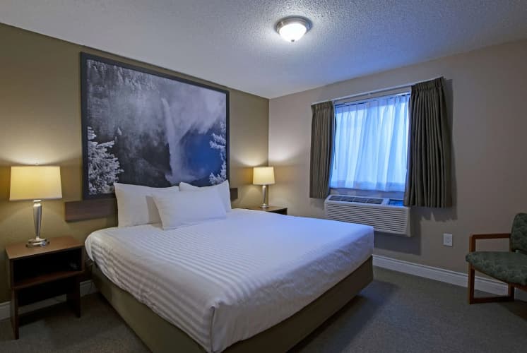 Super 8 by Wyndham Kamloops On The Hill photo 4