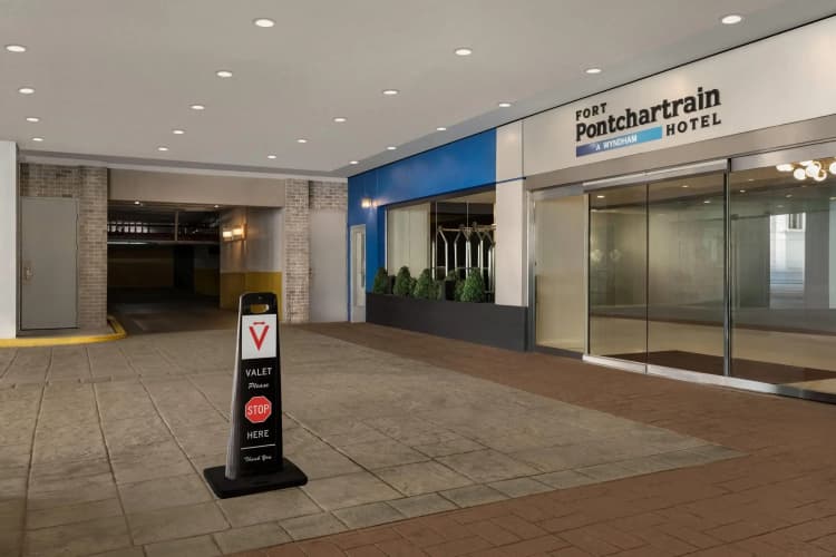 Fort Pontchartrain Detroit, a Wyndham Hotel photo 2