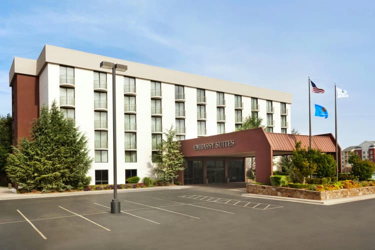Embassy Suites by Hilton Oklahoma City Will Rogers Airport photo 2