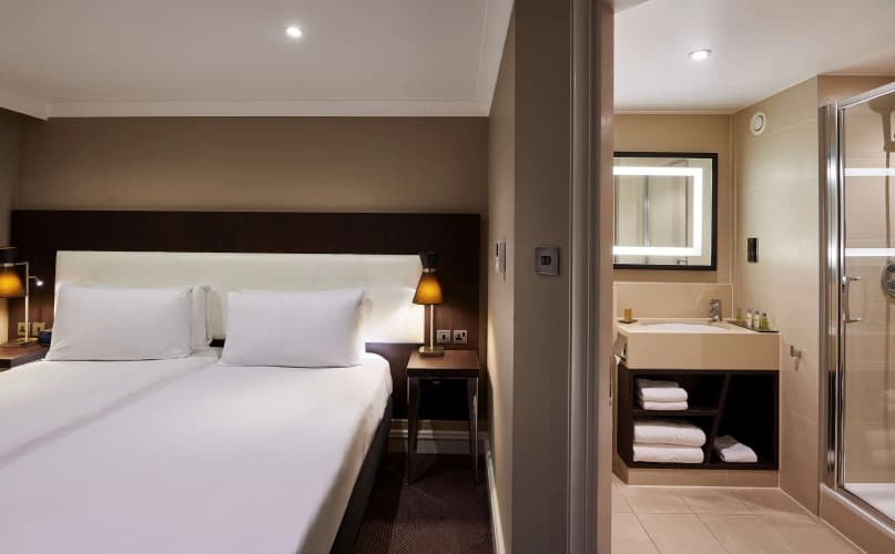 DoubleTree by Hilton London - Ealing photo 5