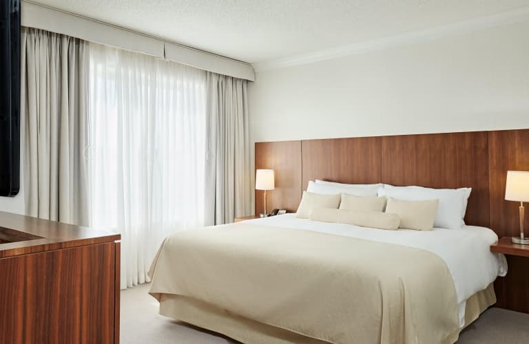 Intercontinental Suites Cleveland photo 5