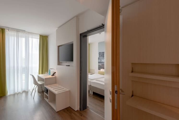 Super 8 by Wyndham Dresden photo 4