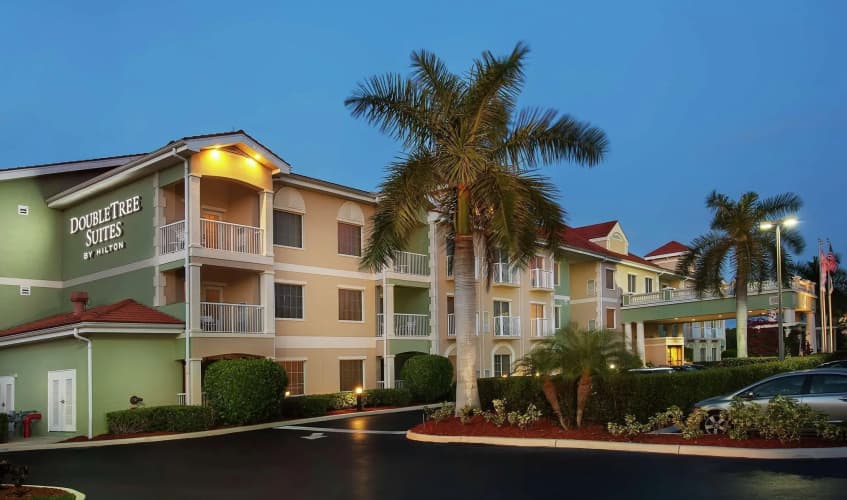 DoubleTree Suites by Hilton Hotel Naples photo 2